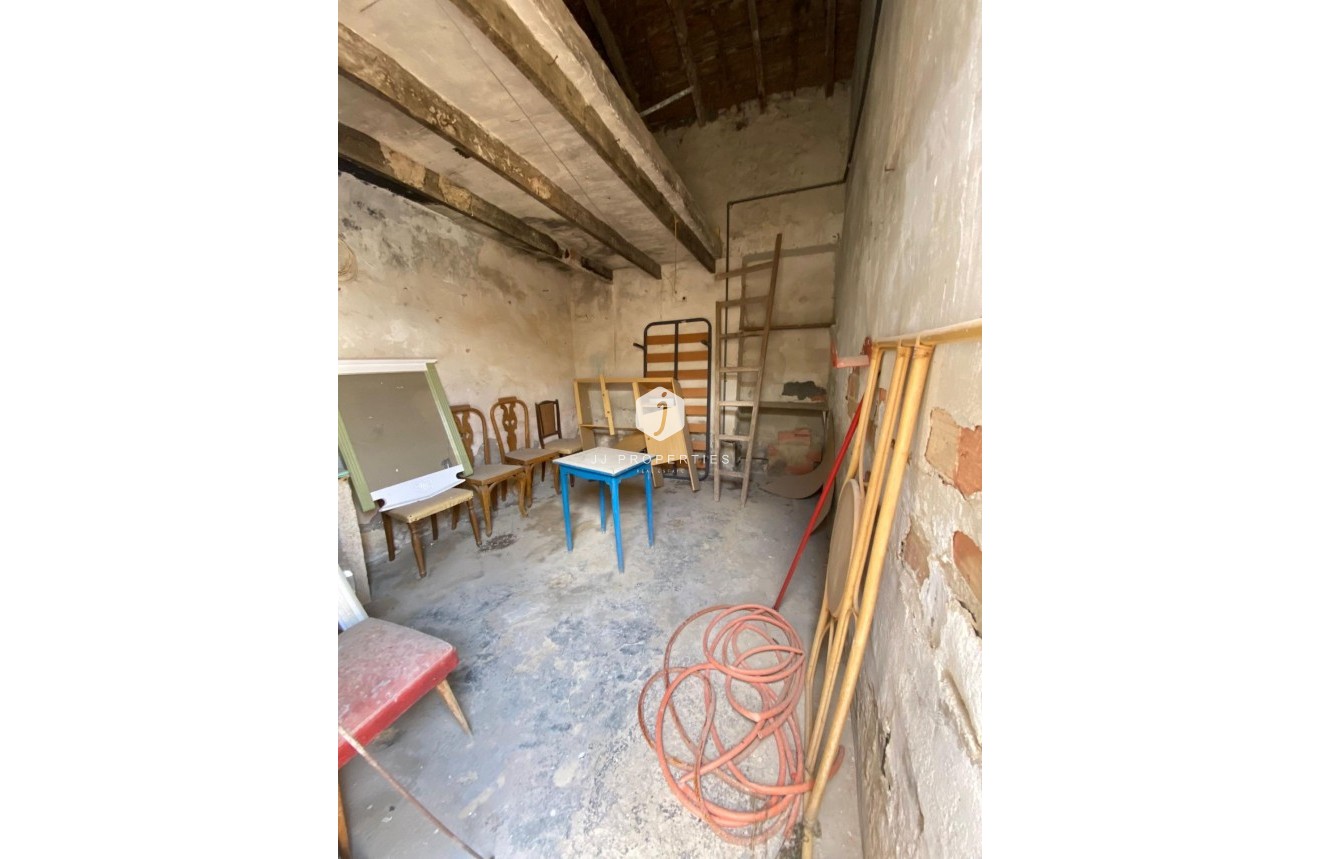 Aus zweiter Hand - Chalet -
Jacarilla - Jacarilla - Town