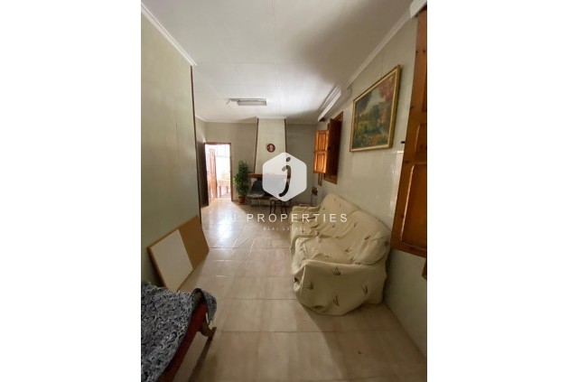 Aus zweiter Hand - Chalet -
Jacarilla - Jacarilla - Town