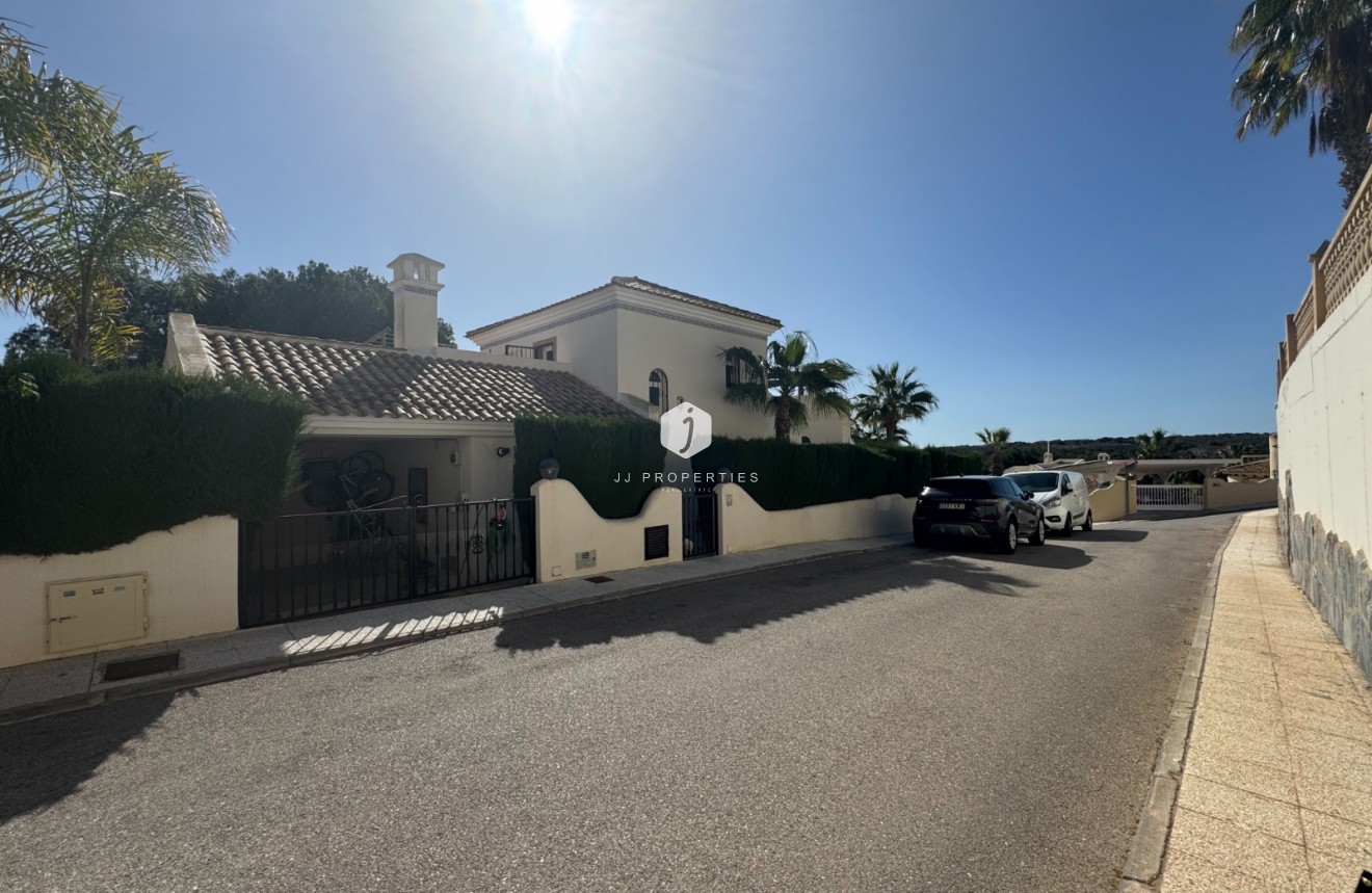 Tweedehands - Villa -
Orihuela Costa - Costa Blanca