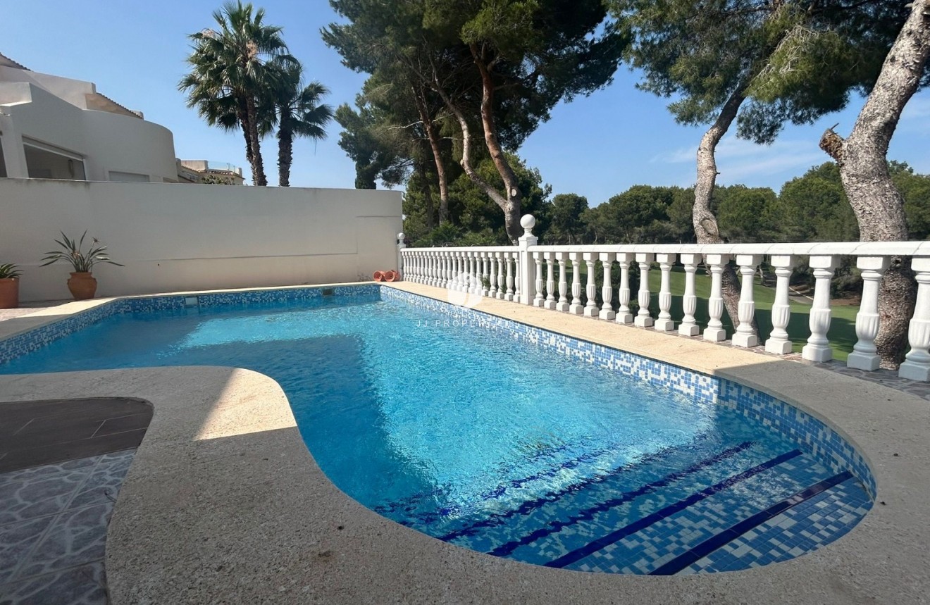 Tweedehands - Villa -
Orihuela Costa - Costa Blanca