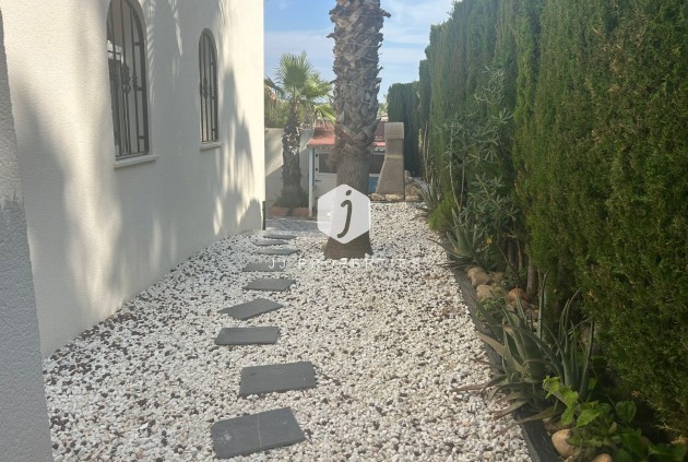 Tweedehands - Villa -
Orihuela Costa - Costa Blanca