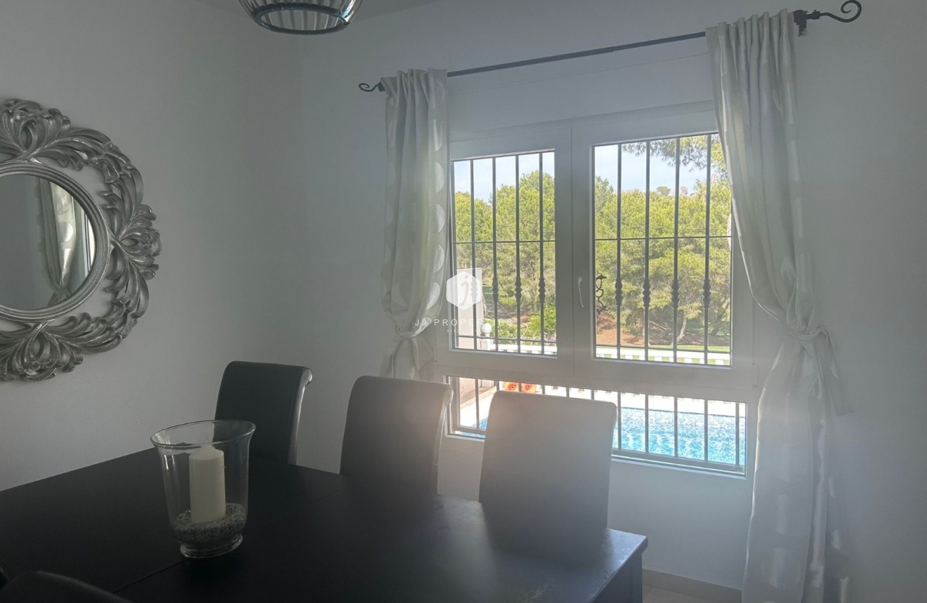 Tweedehands - Villa -
Orihuela Costa - Costa Blanca