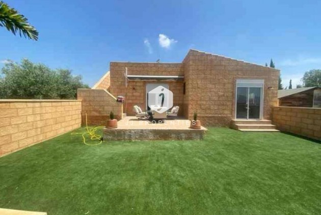 Tweedehands - Landelijk eigendom -
Albatera - Inland