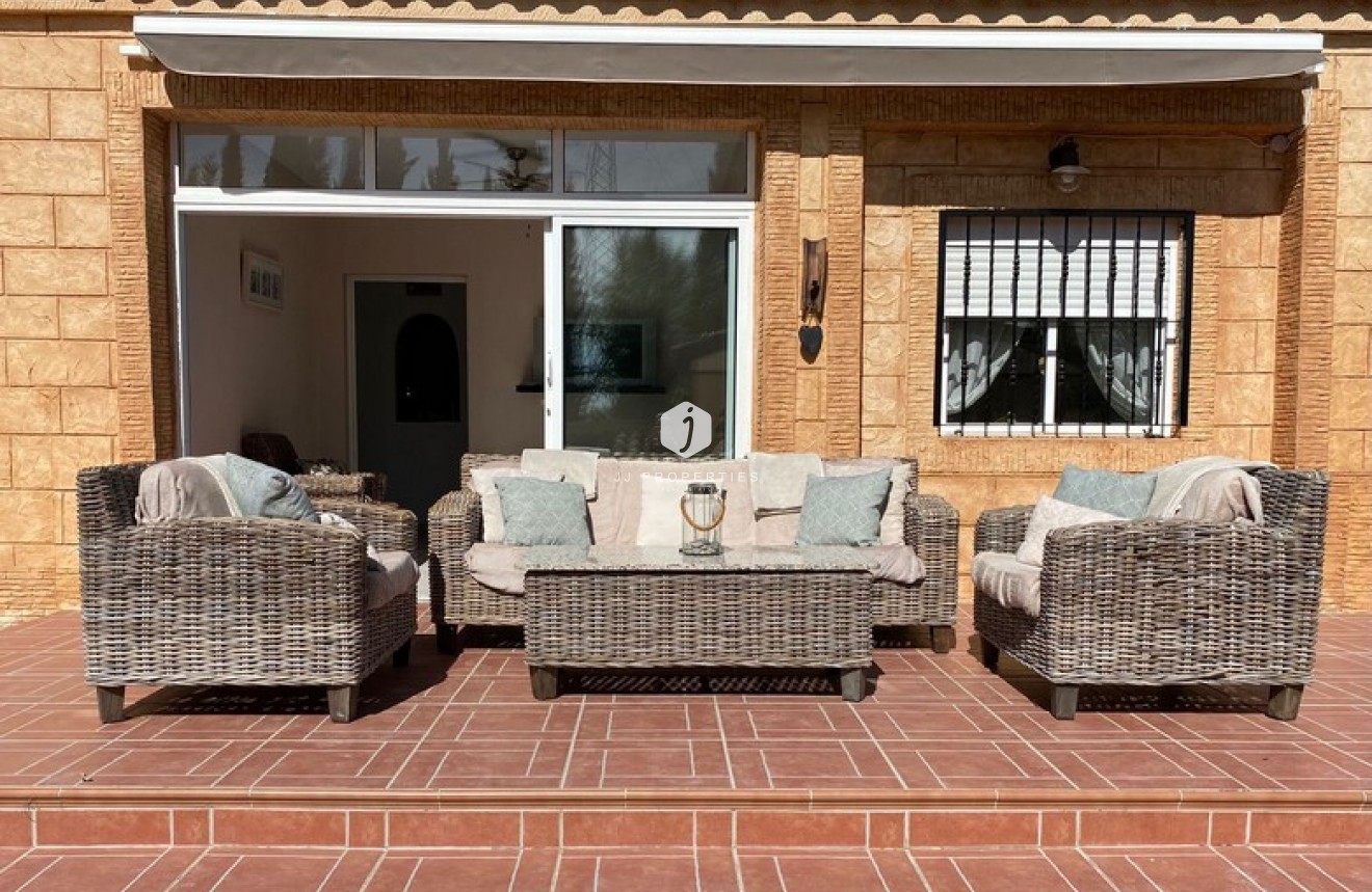 Tweedehands - Landelijk eigendom -
Albatera - Inland