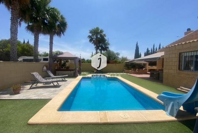 Tweedehands - Landelijk eigendom -
Albatera - Inland