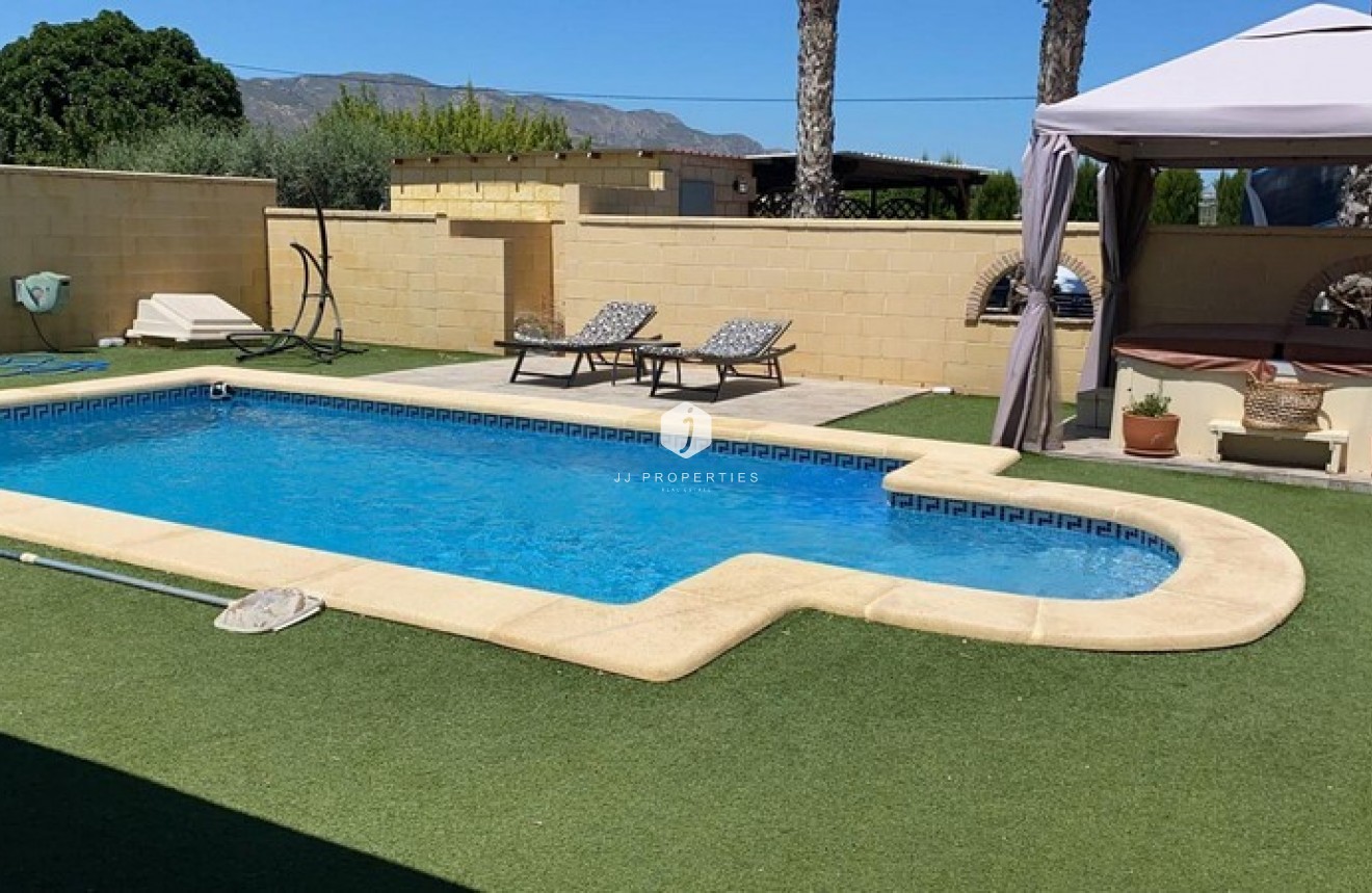 Tweedehands - Landelijk eigendom -
Albatera - Inland