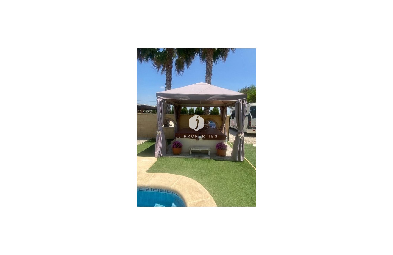 Tweedehands - Landelijk eigendom -
Albatera - Inland