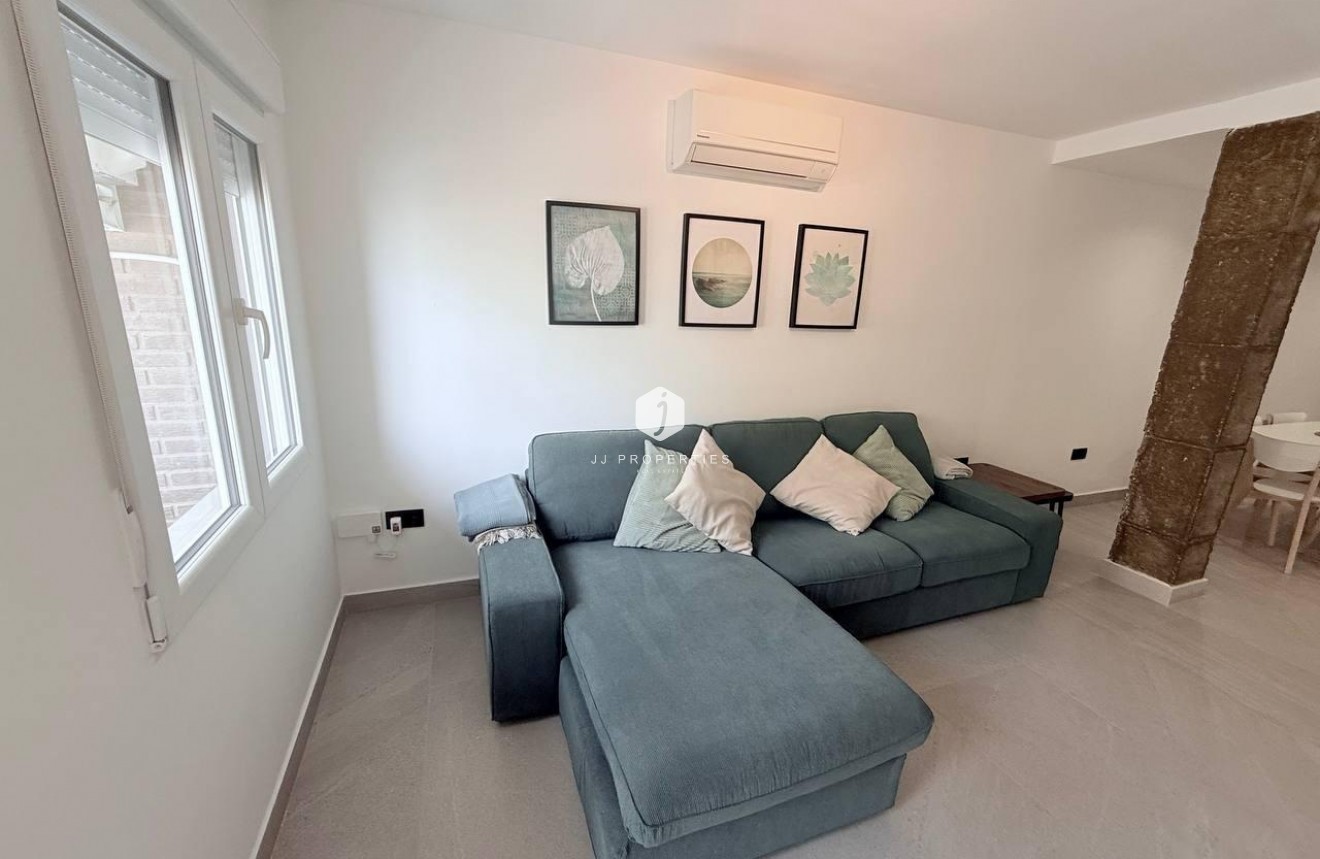 Tweedehands - Appartement / flat -
Torrevieja - La Mata