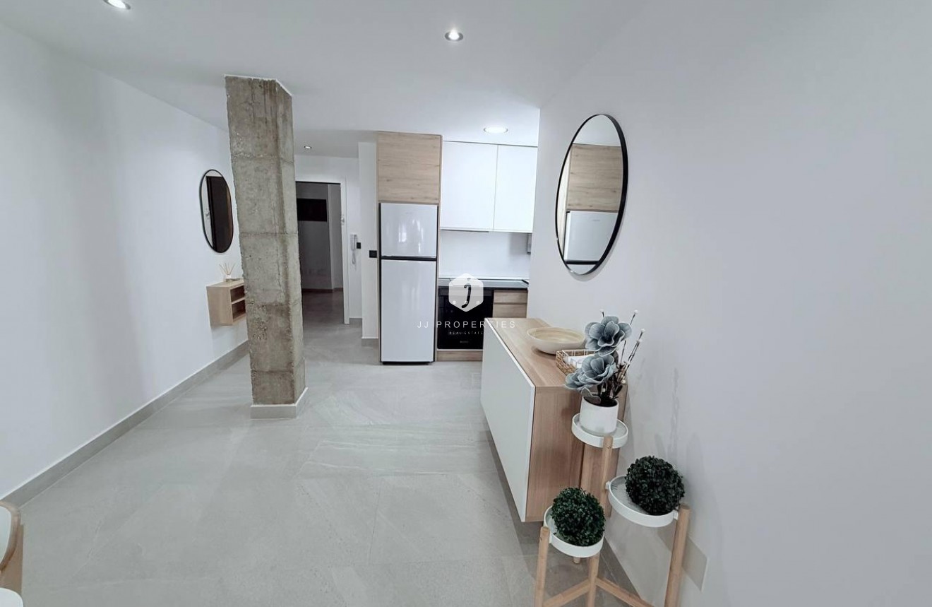 Tweedehands - Appartement / flat -
Torrevieja - La Mata