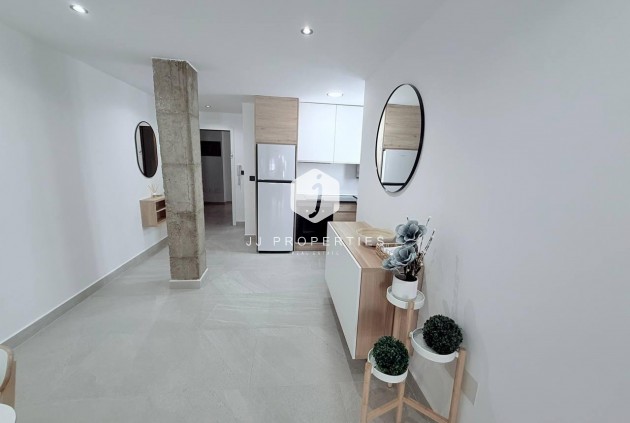 Tweedehands - Appartement / flat -
Torrevieja - La Mata