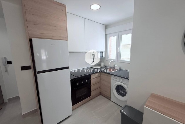 Tweedehands - Appartement / flat -
Torrevieja - La Mata