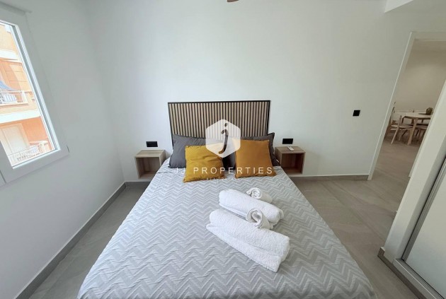 Tweedehands - Appartement / flat -
Torrevieja - La Mata