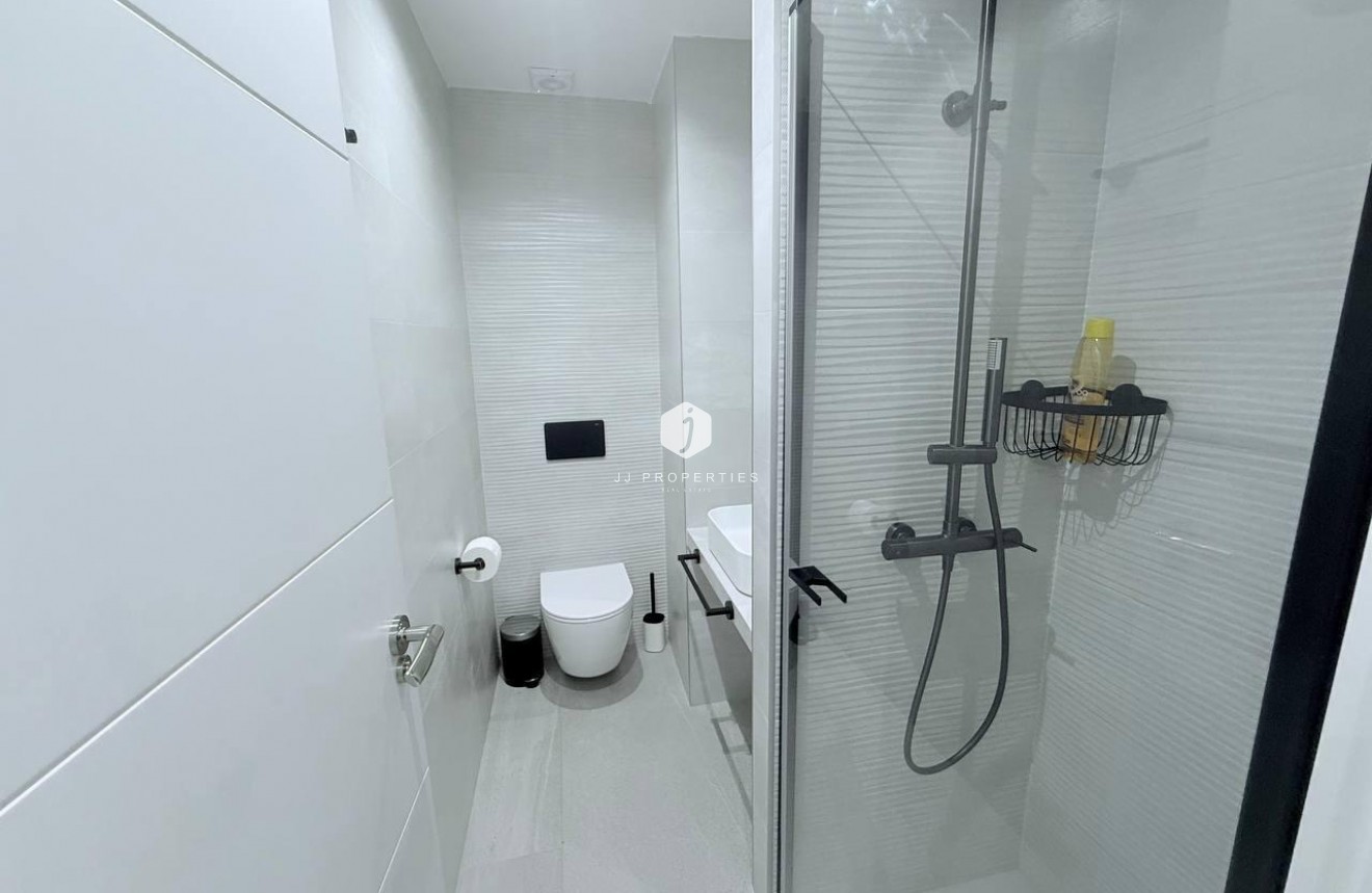 Tweedehands - Appartement / flat -
Torrevieja - La Mata