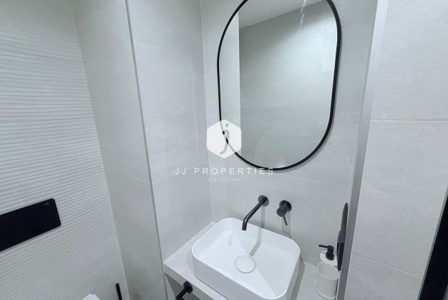 Tweedehands - Appartement / flat -
Torrevieja - La Mata