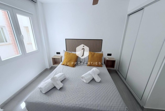 Tweedehands - Appartement / flat -
Torrevieja - La Mata