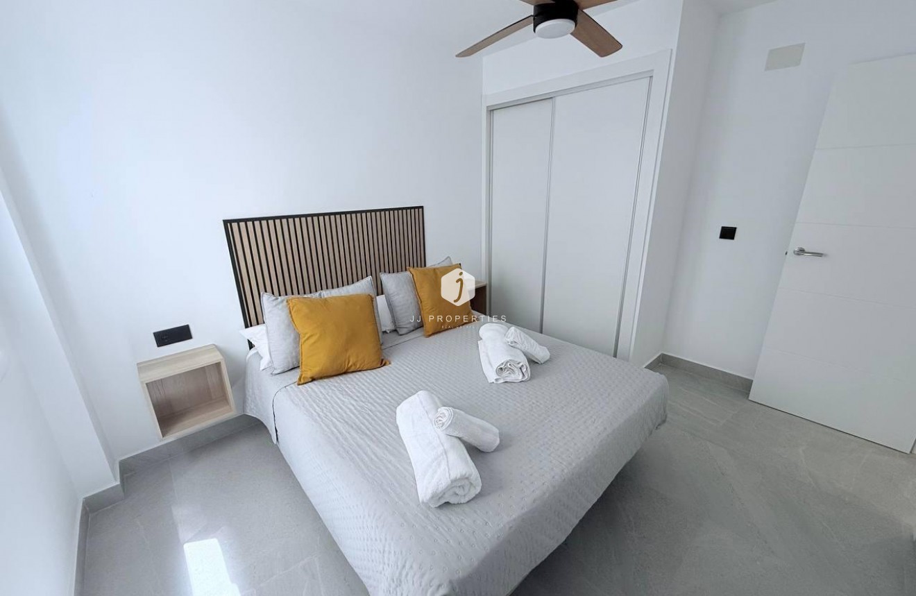 Tweedehands - Appartement / flat -
Torrevieja - La Mata