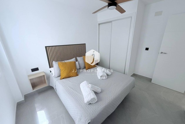 Tweedehands - Appartement / flat -
Torrevieja - La Mata