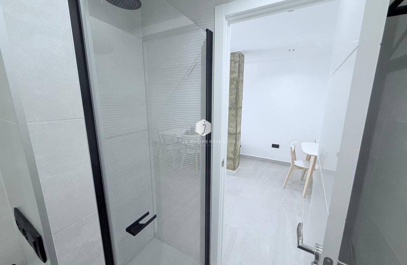 Tweedehands - Appartement / flat -
Torrevieja - La Mata