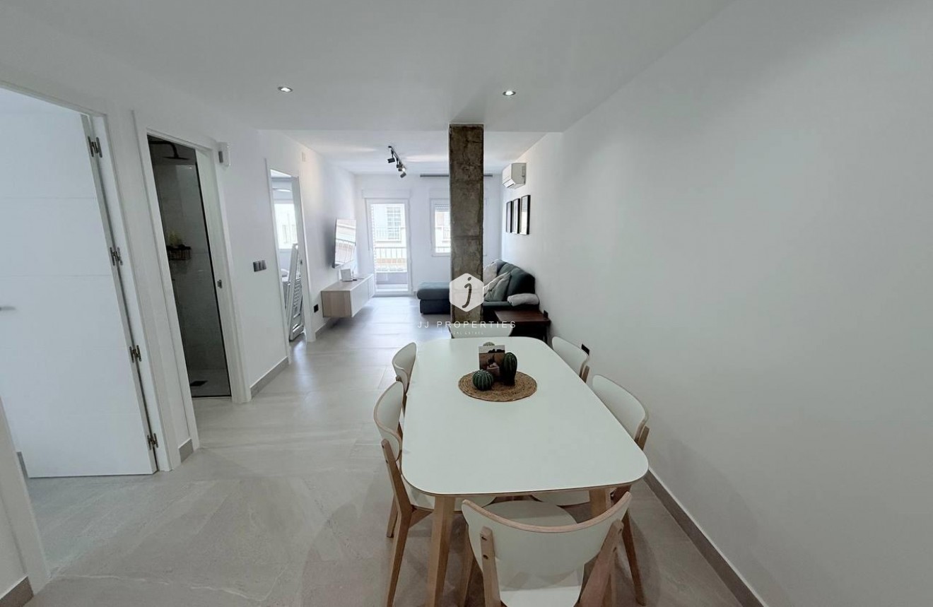 Tweedehands - Appartement / flat -
Torrevieja - La Mata