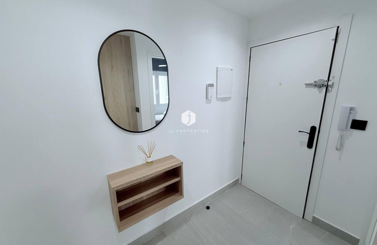 Tweedehands - Appartement / flat -
Torrevieja - La Mata