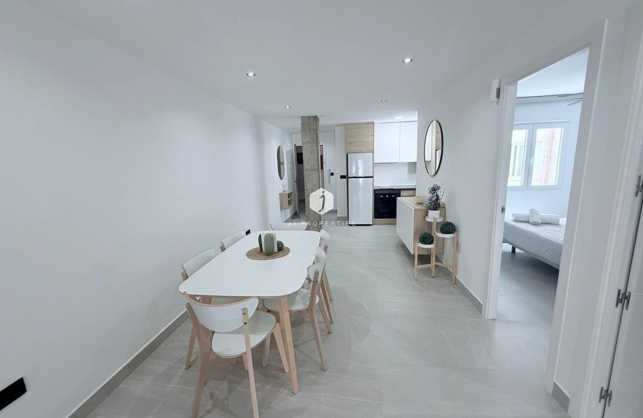 Tweedehands - Appartement / flat -
Torrevieja - La Mata