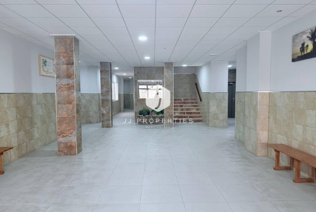 Tweedehands - Appartement / flat -
Torrevieja - La Mata