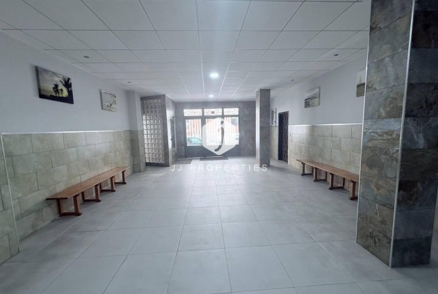 Tweedehands - Appartement / flat -
Torrevieja - La Mata