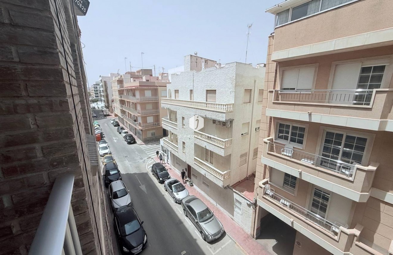 Tweedehands - Appartement / flat -
Torrevieja - La Mata