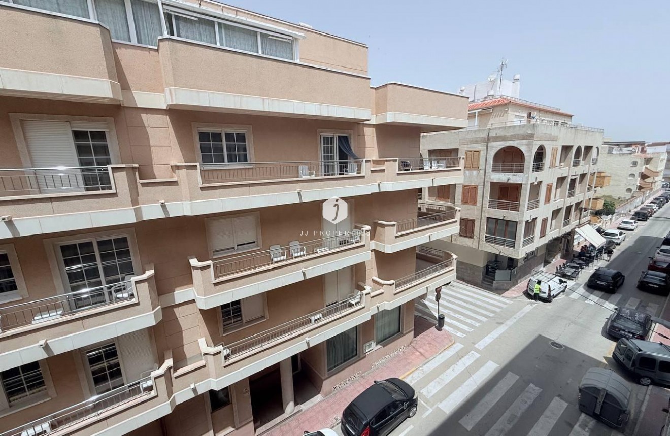 Tweedehands - Appartement / flat -
Torrevieja - La Mata