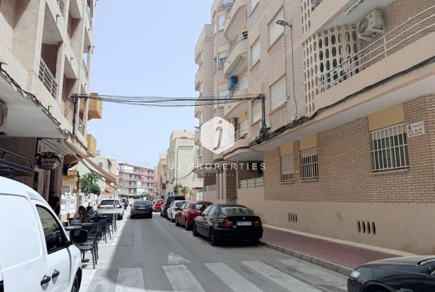 Tweedehands - Appartement / flat -
Torrevieja - La Mata