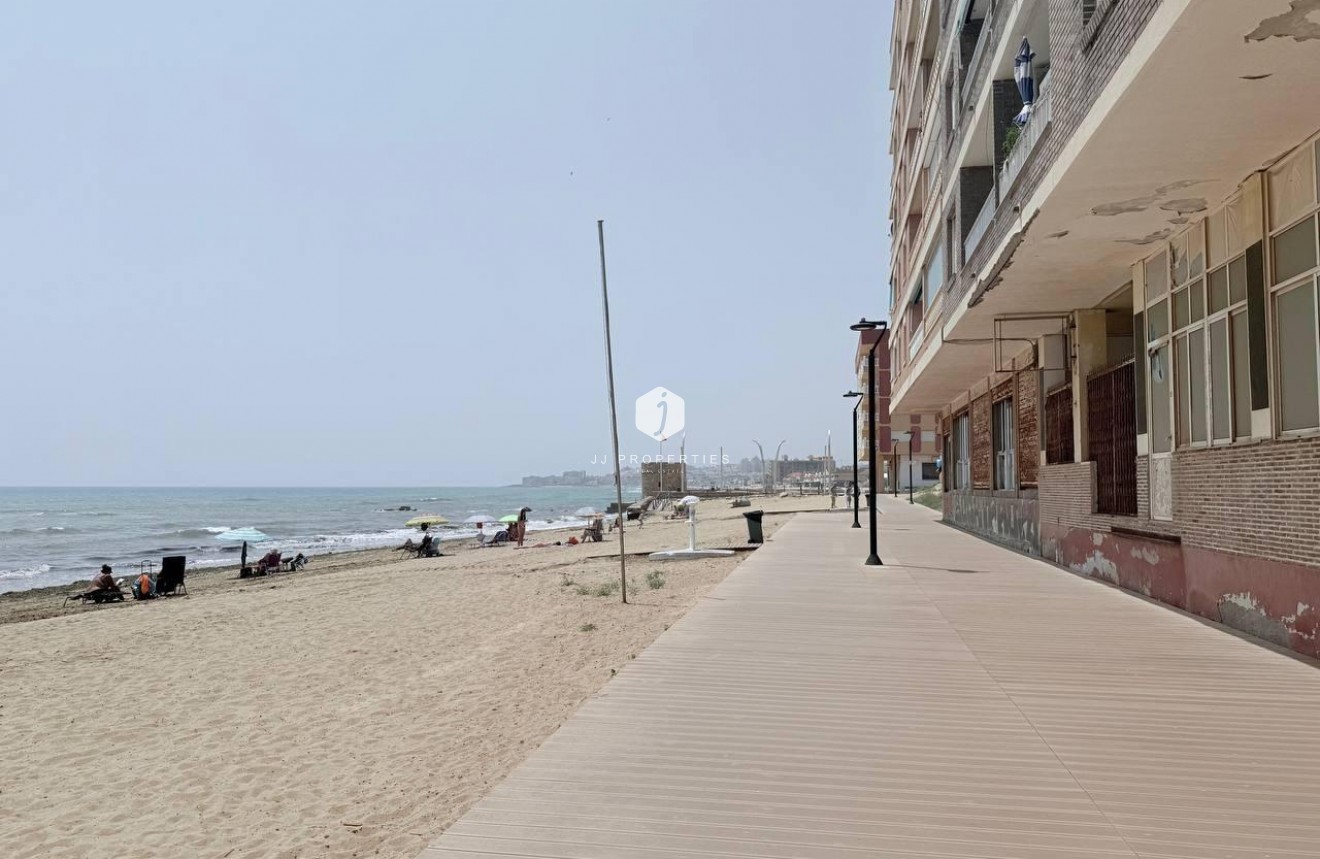 Tweedehands - Appartement / flat -
Torrevieja - La Mata