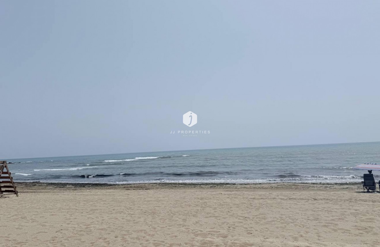 Tweedehands - Appartement / flat -
Torrevieja - La Mata