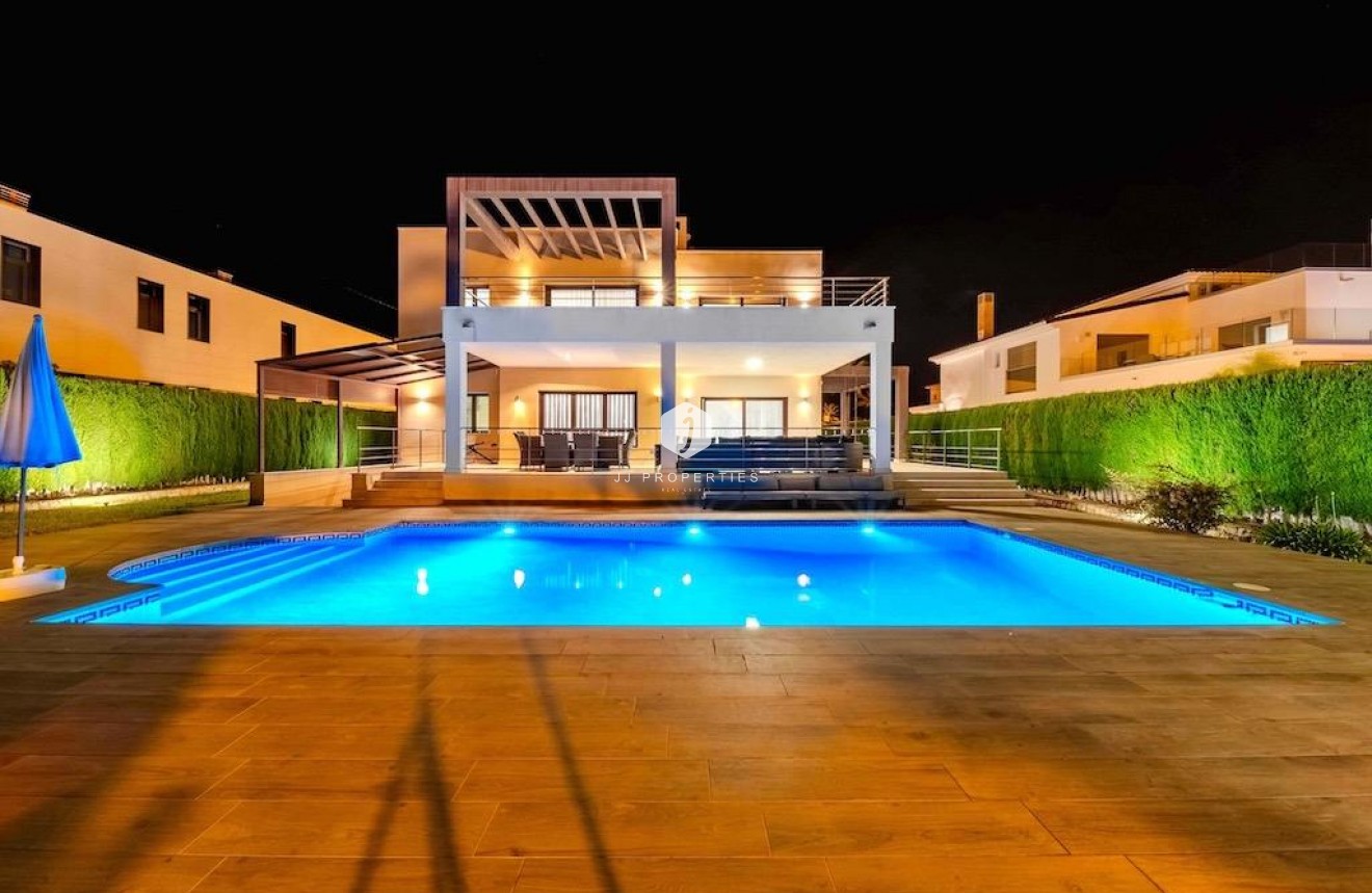 Tweedehands - Villa -
Cabo Roig - Costa Blanca