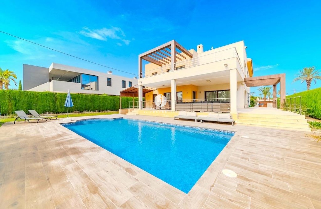 Tweedehands - Villa -
Cabo Roig - Costa Blanca