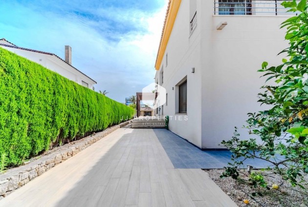 Tweedehands - Villa -
Cabo Roig - Costa Blanca