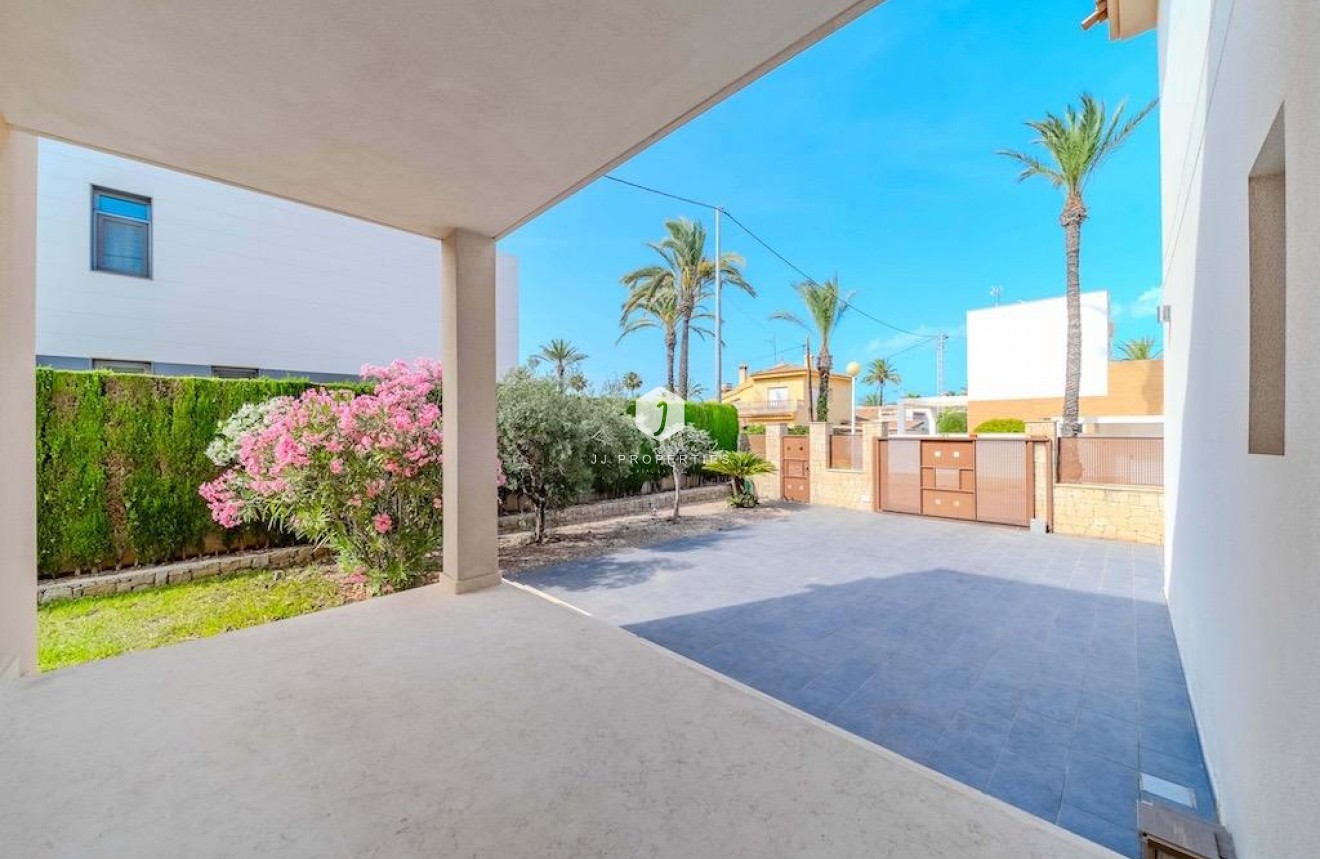 Tweedehands - Villa -
Cabo Roig - Costa Blanca