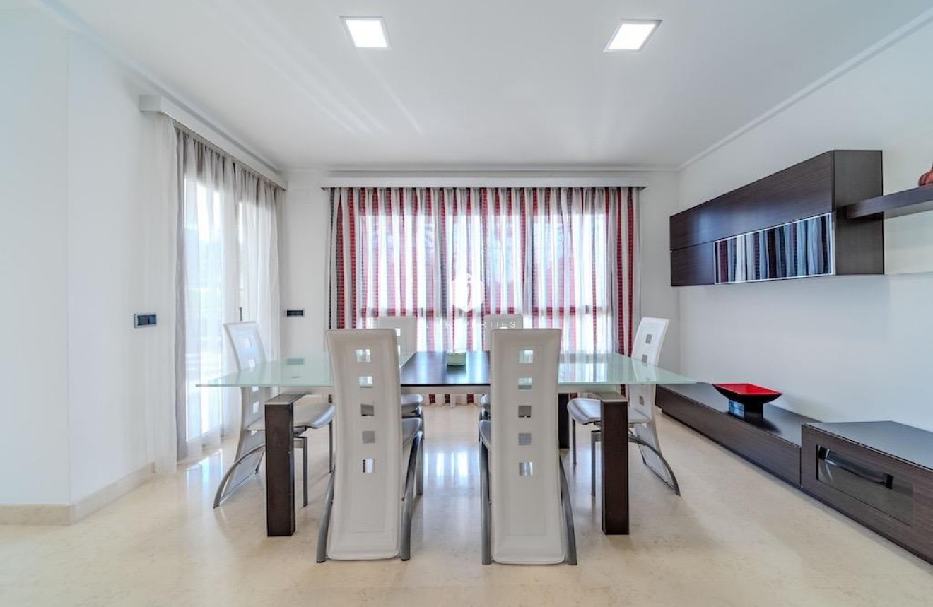 Tweedehands - Villa -
Cabo Roig - Costa Blanca
