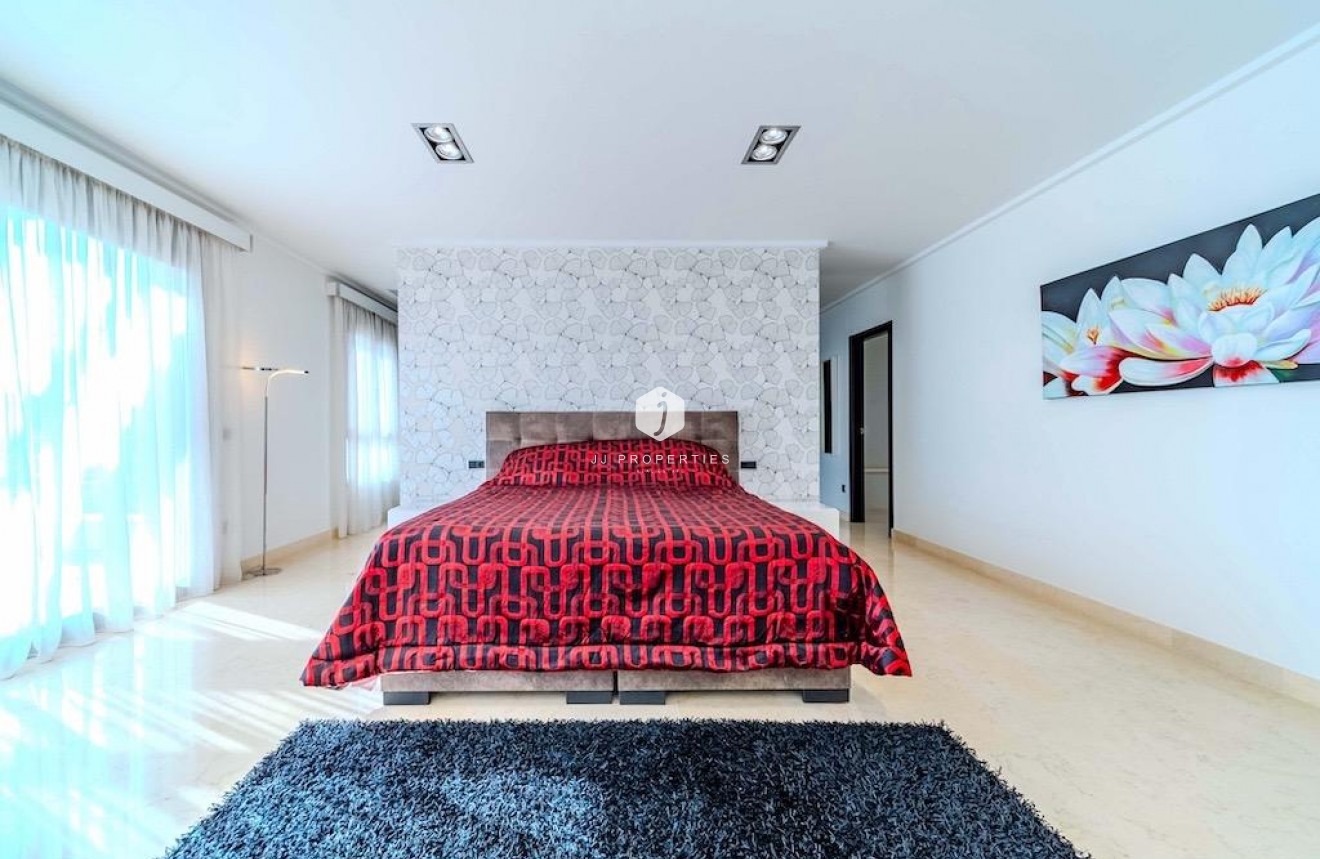 Tweedehands - Villa -
Cabo Roig - Costa Blanca