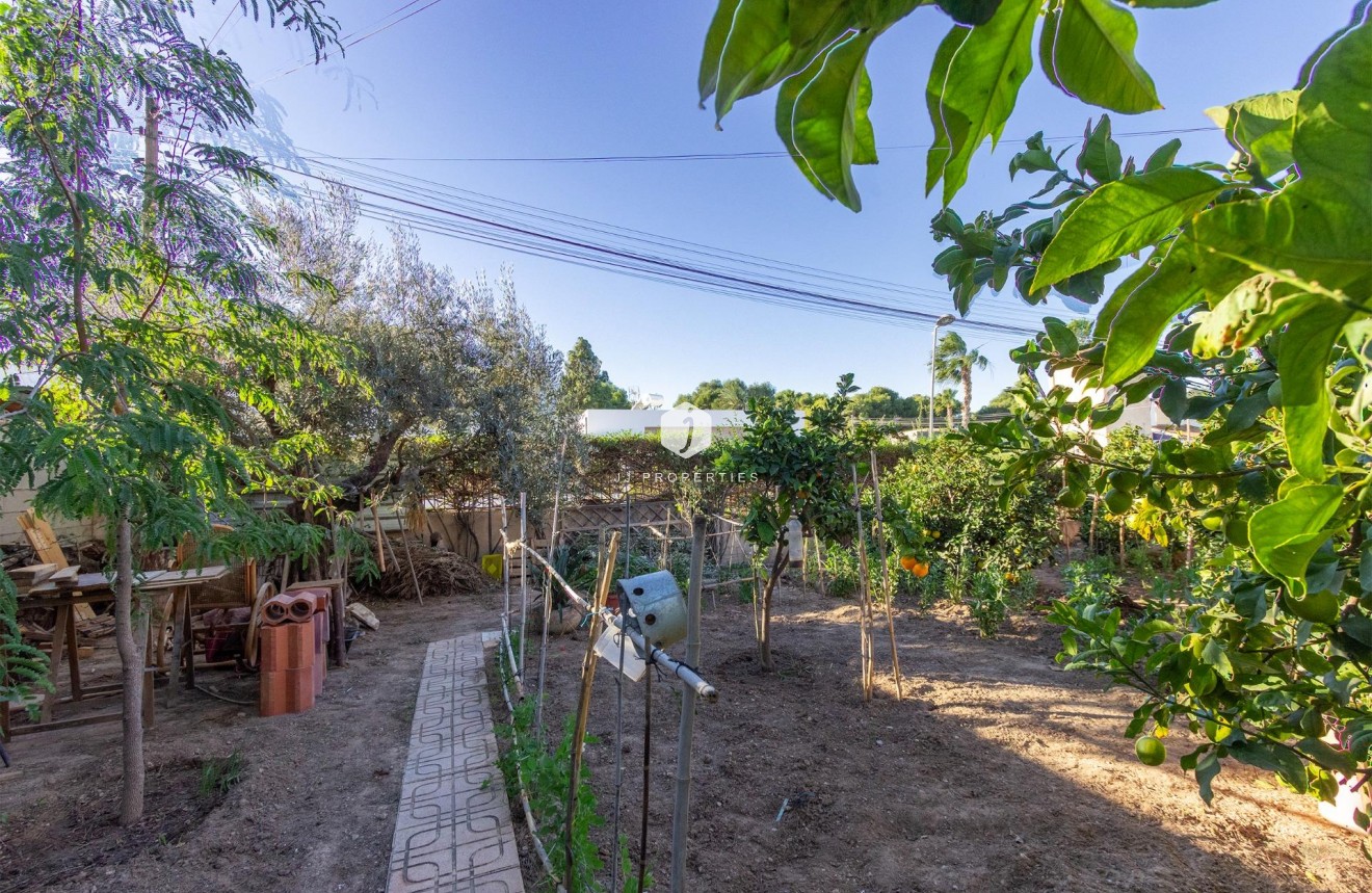 Tweedehands - Villa -
Torrevieja - Los Balcones