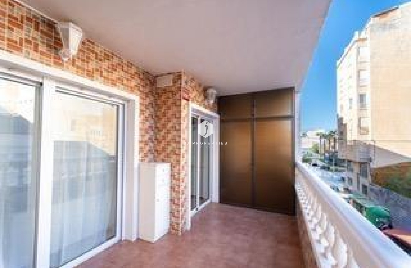 Tweedehands - Appartement / flat -
Torrevieja - Playa del Cura