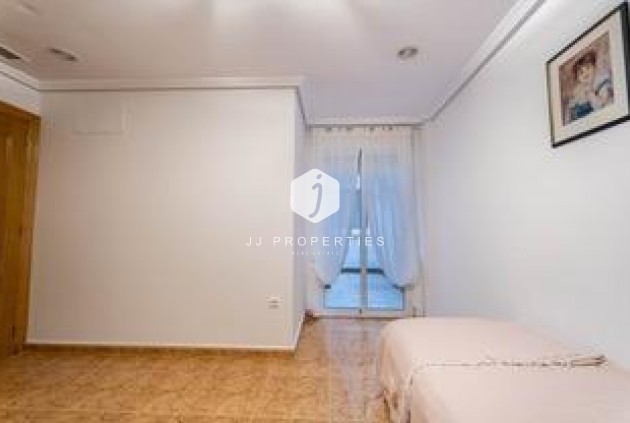 Tweedehands - Appartement / flat -
Torrevieja - Playa del Cura