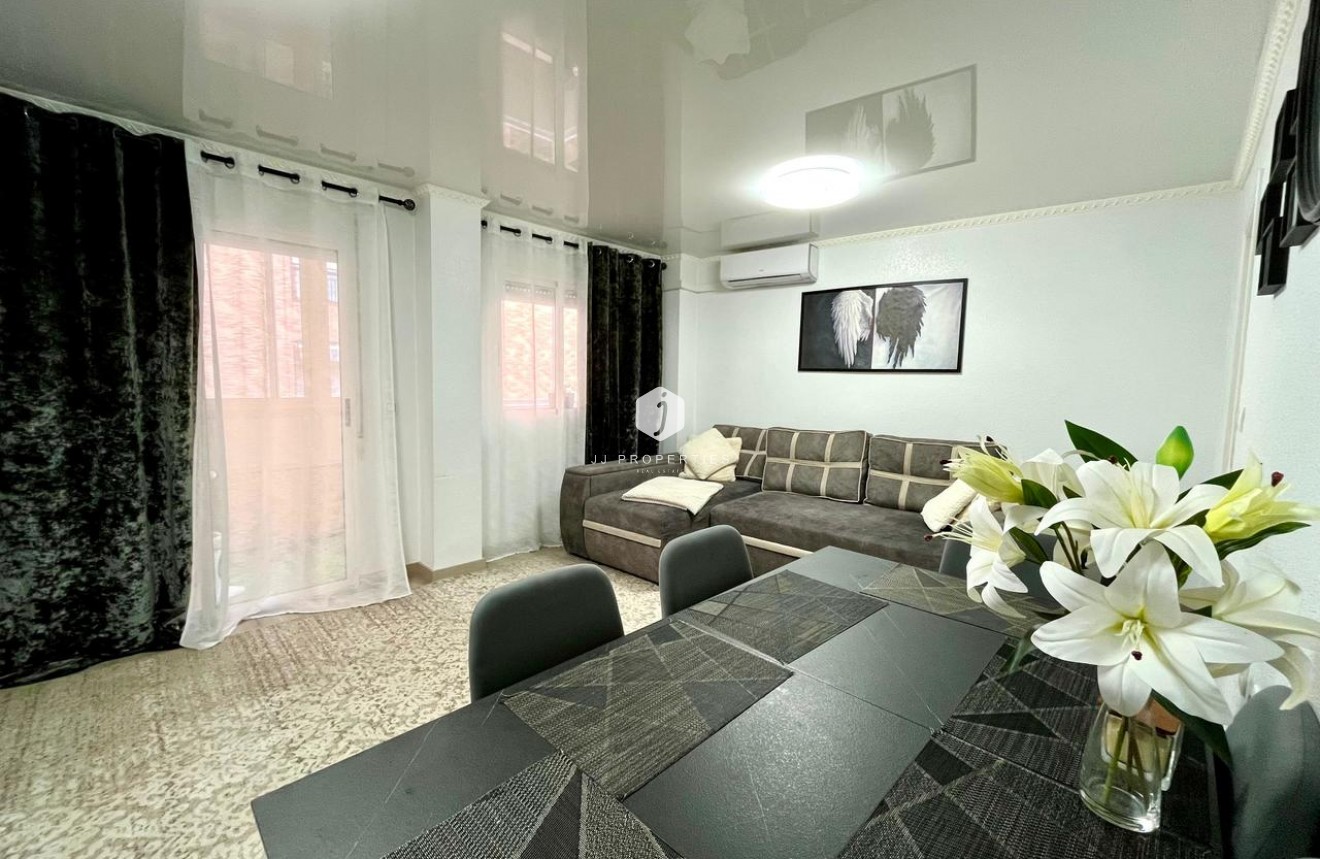 Tweedehands - Appartement / flat -
Torrevieja - Costa Blanca