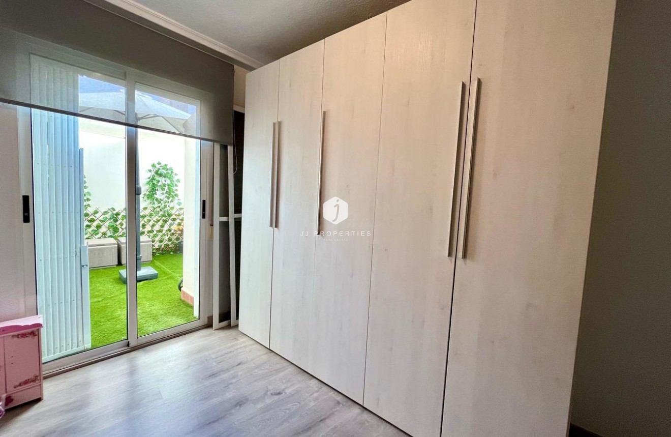 Tweedehands - Appartement / flat -
Torrevieja - Costa Blanca