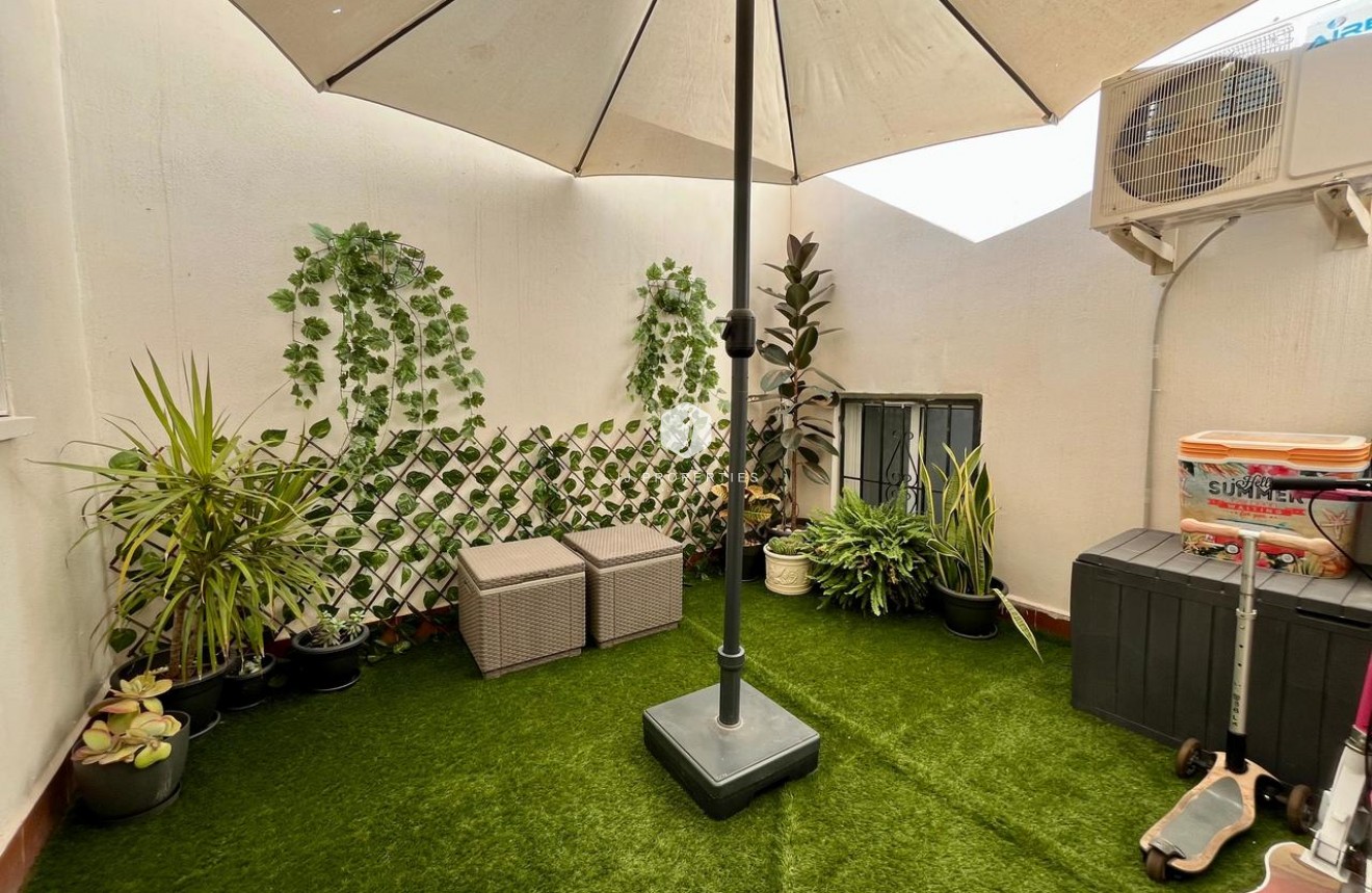 Tweedehands - Appartement / flat -
Torrevieja - Costa Blanca