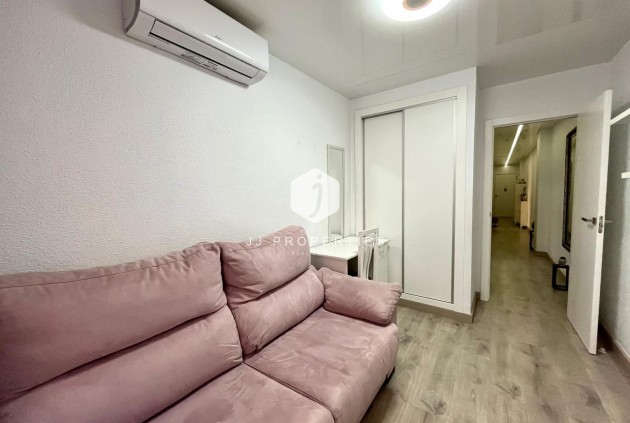 Tweedehands - Appartement / flat -
Torrevieja - Costa Blanca