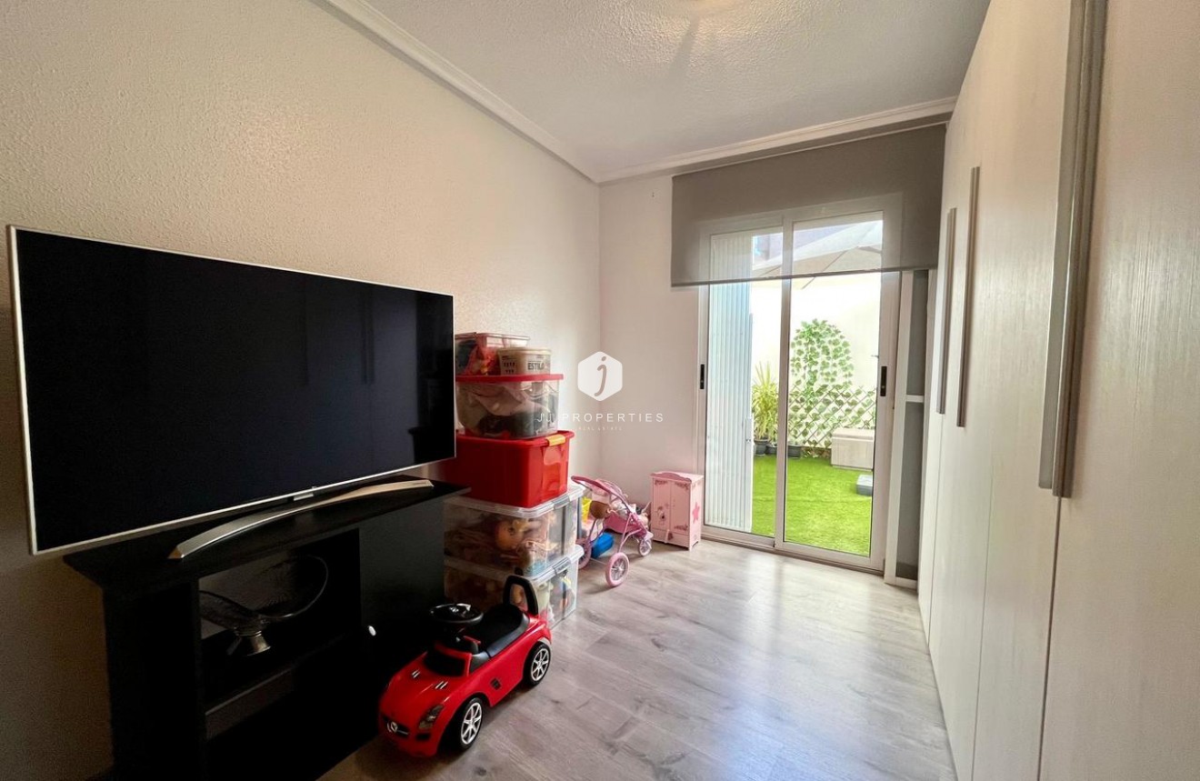 Tweedehands - Appartement / flat -
Torrevieja - Costa Blanca