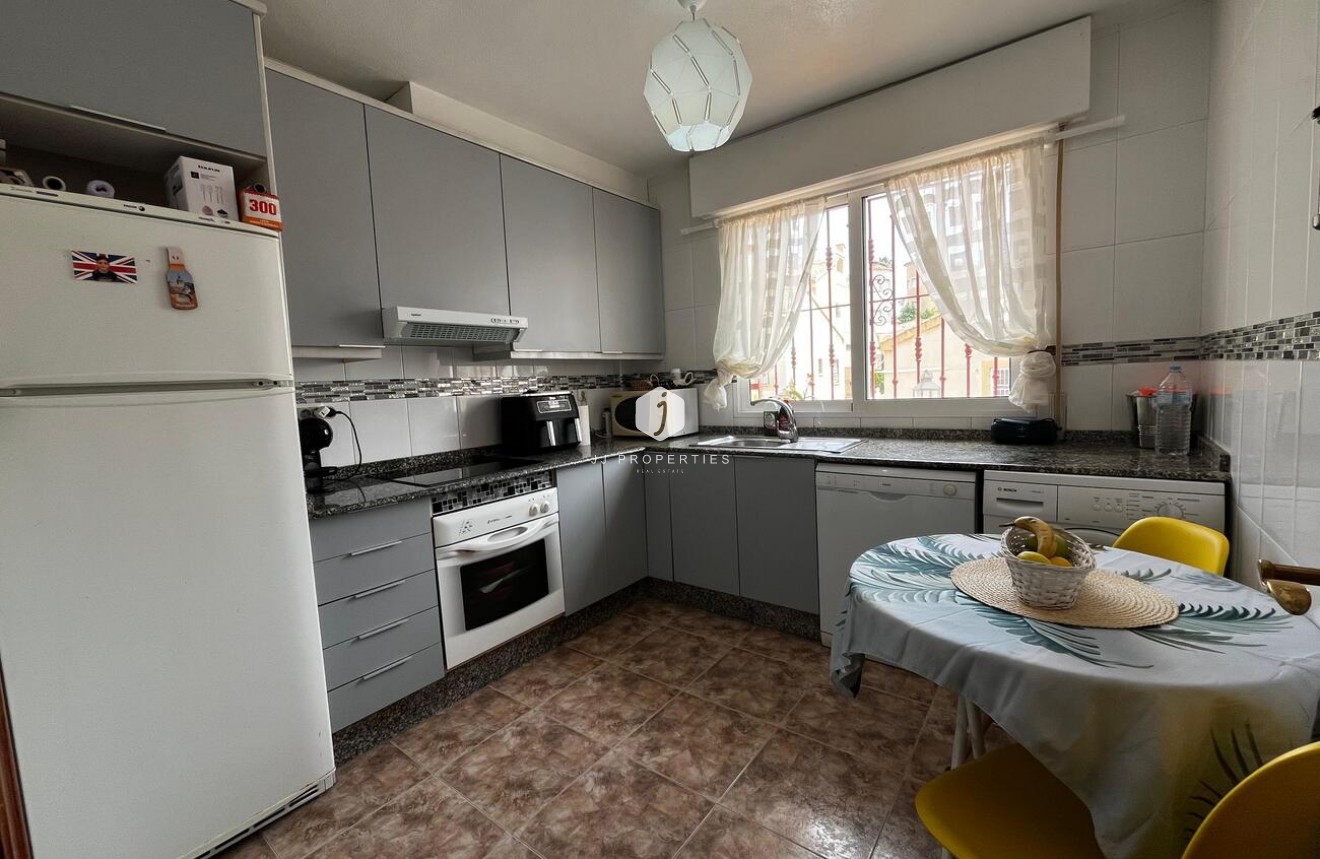 Tweedehands - Penthouse -
Torrevieja - La Florida