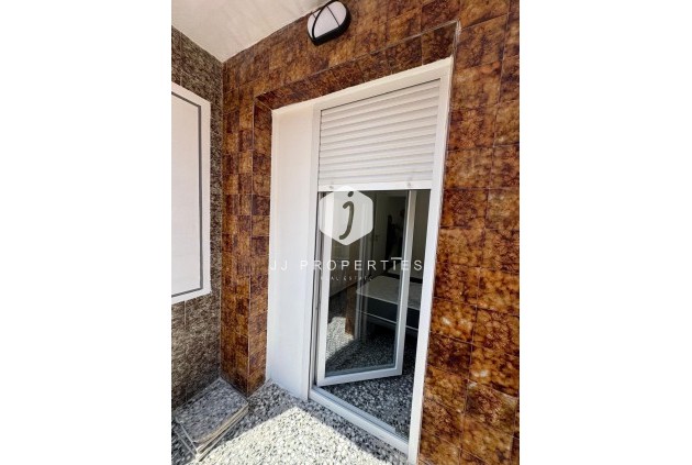 Tweedehands - Chalet -
Torrevieja - Centro