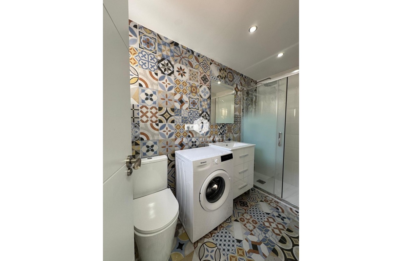 Tweedehands - Chalet -
Torrevieja - Centro