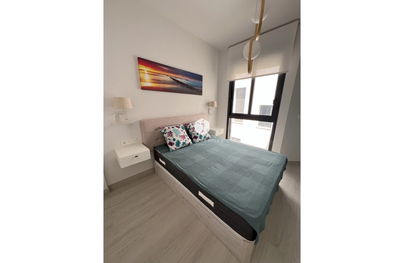 Tweedehands - Appartement / flat -
Torrevieja - Playa del Cura